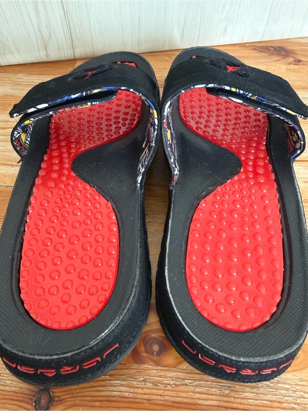 Nike Air Jordan Hydro 8 Retro Slide Sandals Men’s 11 Black Red (Scented 😆) VGUC - Picture 7 of 15